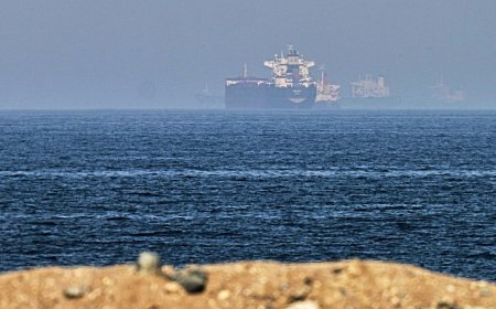 Hürmüz Boğazı yakınlarında petrol tankerlerine yönelik iki saldırı bildirildi